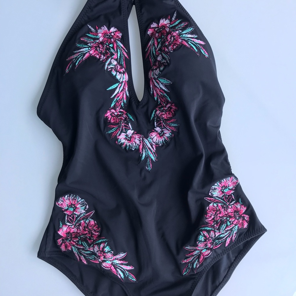 LIKE NEW!!! Wet one piece swimsuit
